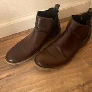 Men’s leather Robert Wayne Chelsea boots size 10